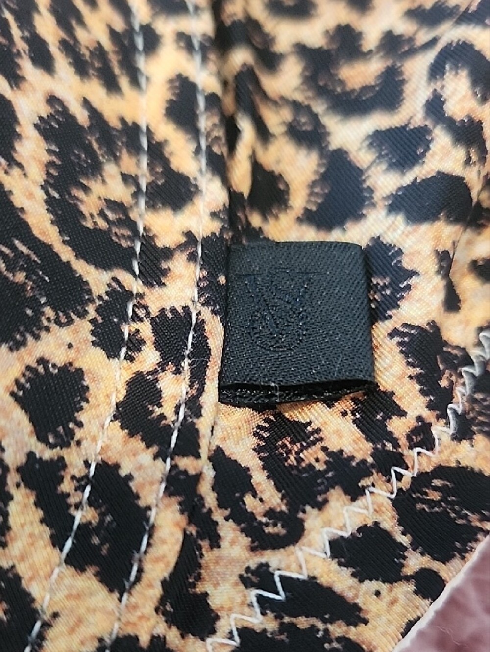 Victoria's Secret Leopard Print T-Shirt Bra - Black & Tan - Picture 2 of 4